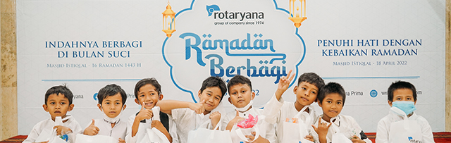 Rotaryana Prima Bagi-bagi 1.000 Paket Buka Bersama di Masjid Istiqlal Jakarta